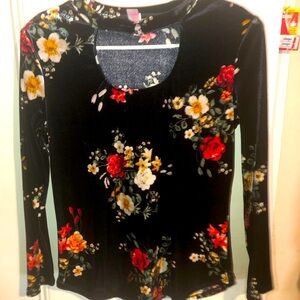 No Boundaries Black Floral Long Sleeve Top Medium